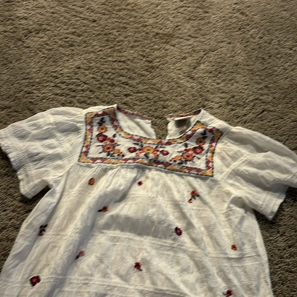 knox rose top, cute floral details